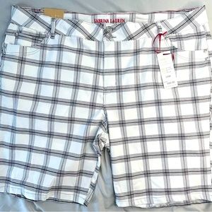 Women’s Bermuda plaid shorts NWT size 24W. Very comfortable and stylish